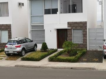 Marina Bay C02: Espectacular Casa en venta con diseño exclusivo y vanguardista en Manta Ecuador