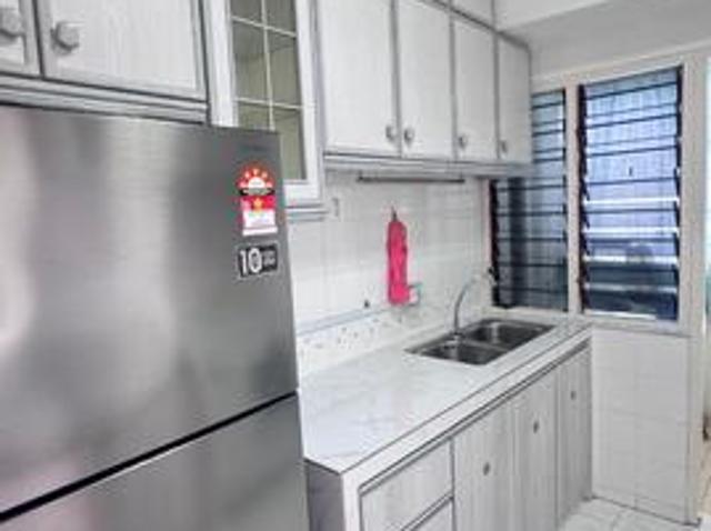 Marina Bay Corner Unit 2 Carpark Fully Furnished