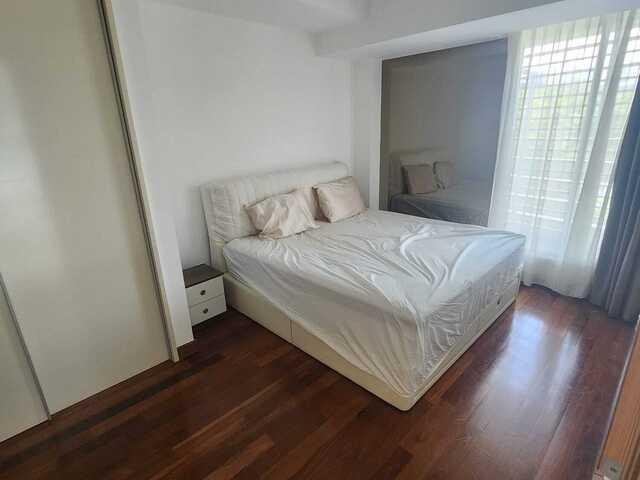 Marina Bay, Raffles Place & Downtown MRT,Big Master Bedroom. Newly Furnished