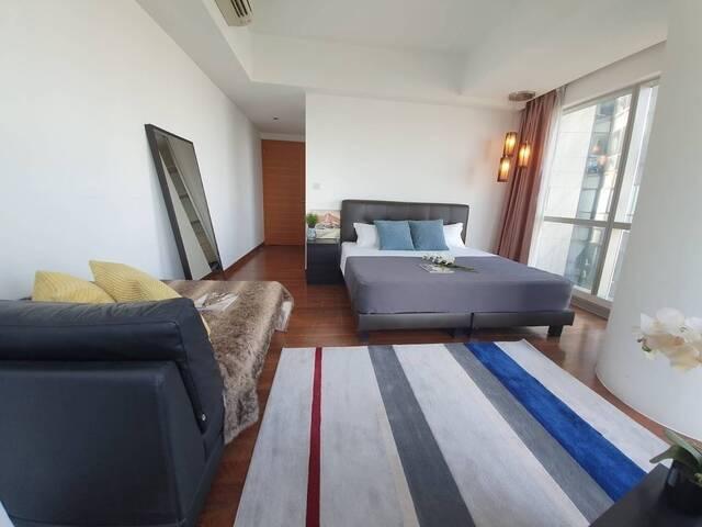 Marina Bay Sands, En suite Master room. MBFC/DowntownMRT