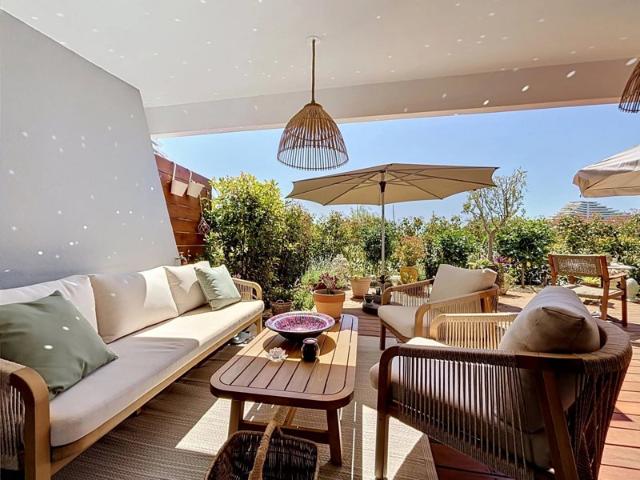 MARINA BAIE DES ANGES – APPARTEMENT 3 PIÈCES AVEC TERRASSE ET JARDIN