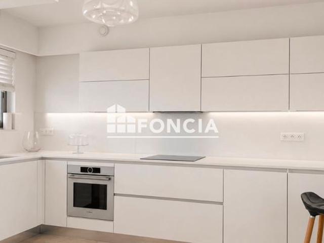 Marina Baie des Anges – Appartement de 95m2 face mer