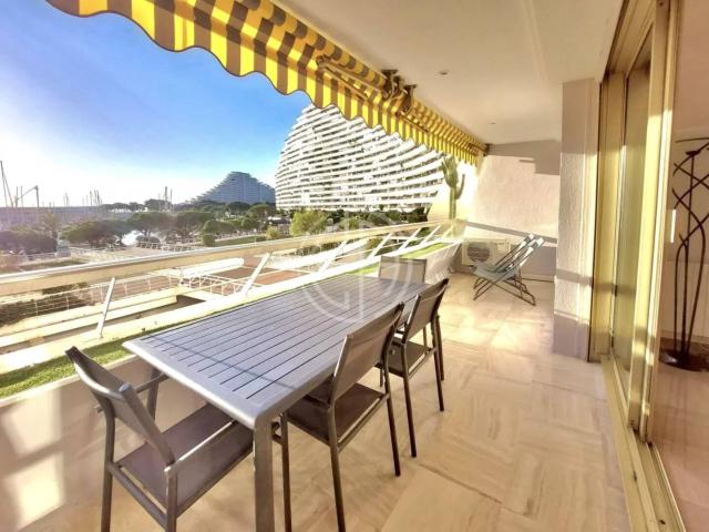 Marina Baie des Anges – Magnifique appartement rénové vue mer et
