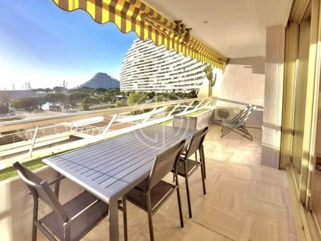 Marina Baie des Anges – Magnifique appartement rénové vue mer et port