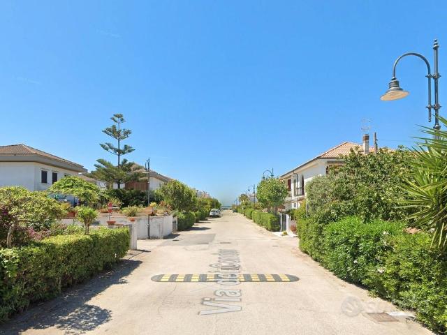 Marina di ardea grazioso bilocale arredato