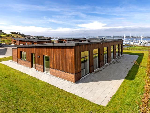 Marinaen 6, Hvalpsund