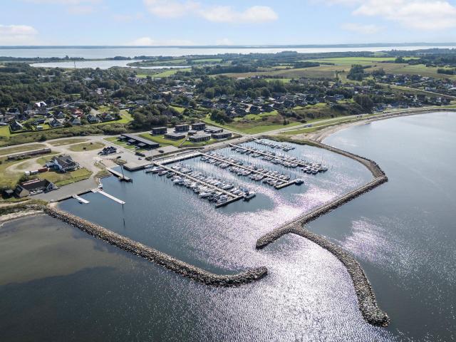 Marinaen 1, Hvalpsund