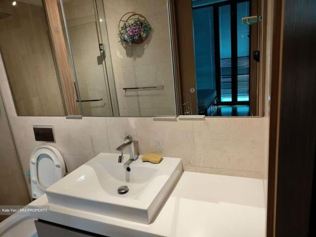 Marine Blue D15, Condominium