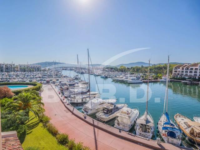 Marines de Cogolin: Duplex vue port et mer