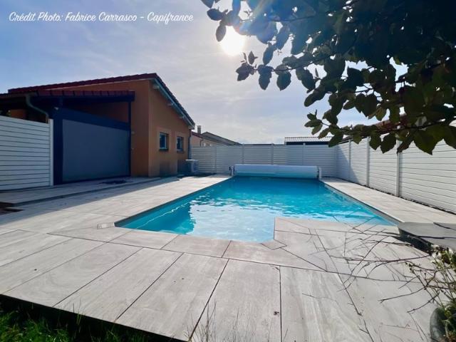 Maringues 63: Maison familiale de 144 m² avec piscine, 6 cha. 144m² Maringues