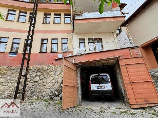 Marka Dan 3 Katlı Triblex Bina