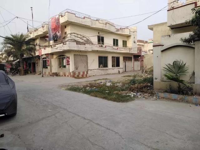 Market Faced Corner Plot for Sale Lahore Mian Aziz Garden ID 34798