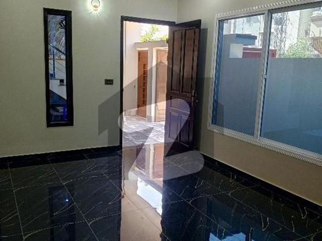 MARKET PLACE Realtors Offering A 240 Square Yards Beautiful Luxurious House For Sale Saadi Town
