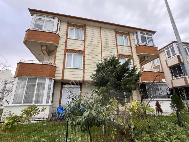 Marketlere Okullara Sağlık Ocağına Yakın 2+1 3.kat Daire