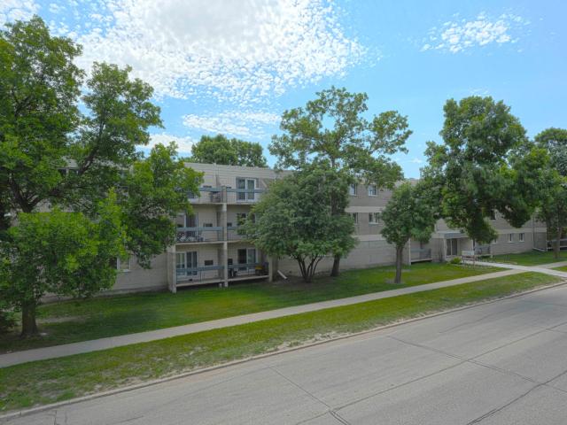 Markham Place 990 – Towers Realty Group