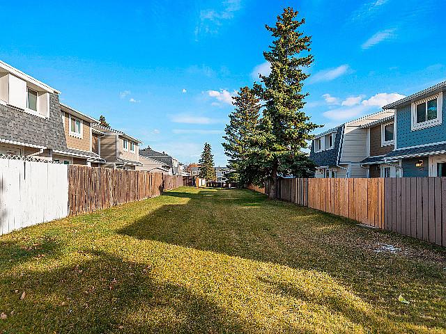 Marlborough Park! 2 Bed, 2 Bath Townhouse! Great Location!