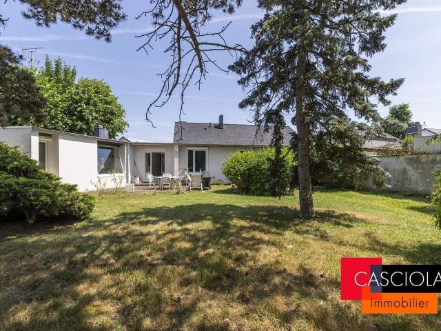 MARLY Village / Maison PLAIN PIED, 3 chambres avec superbe jard