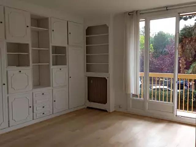 Marly le Roi 78160 Location appartement 2 pièces t2 piscine cave