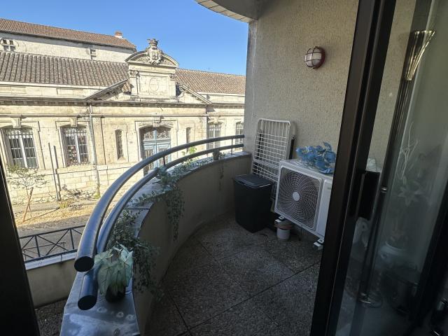Marmande coeur de ville à louer appartement T2 meublé, climatisé avec terrasse, acsenseur et parking