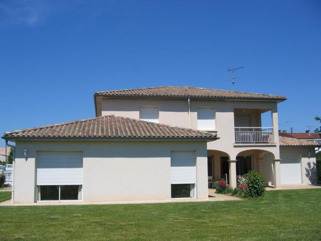 Marmande, luxueuse villa d'architecte avec piscine au calme