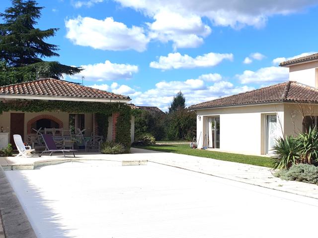 Marmande, luxueuse villa d'architecte avec piscine au calme d'une impasse