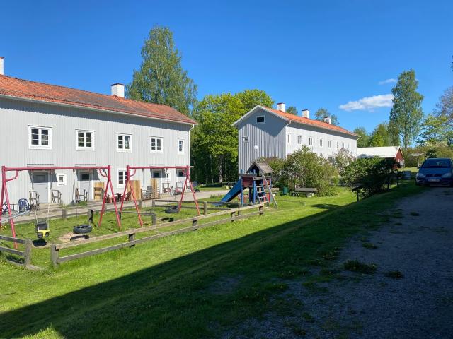 Marmaberget: Nyrustad fräsch fyra i markplan AB Hem