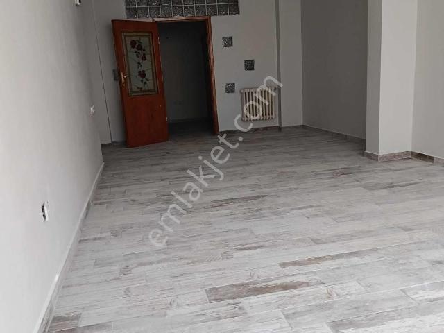 Marmara Caddesinde Geniş Ofis & İş Yeri