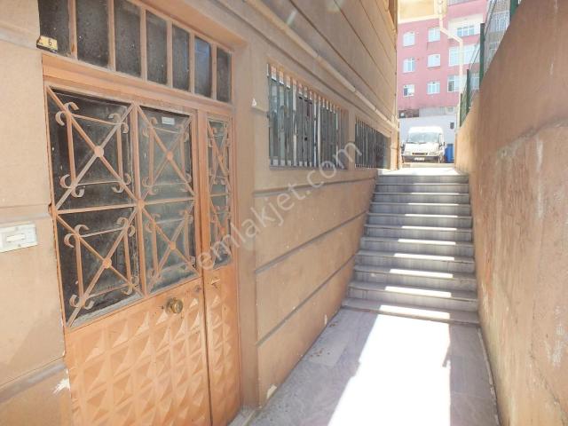 Marmara Hast.yakın Metroya Yürüme Kiralık 140m2 Depo Yüksek Tava