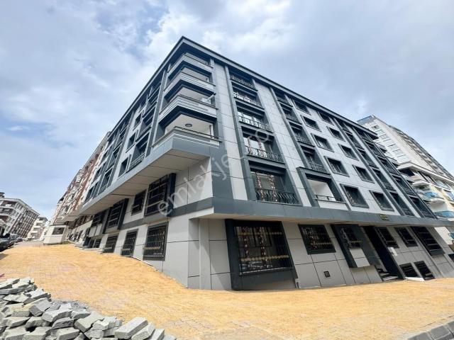 Marmara Park Avm 10 Dk Metrobüse Yakın Lüks Dekorlu 2+1