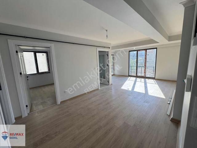 Marmara Üniversitesi Dibinde Büyük 2+1 Kapalı Mutfak Daire