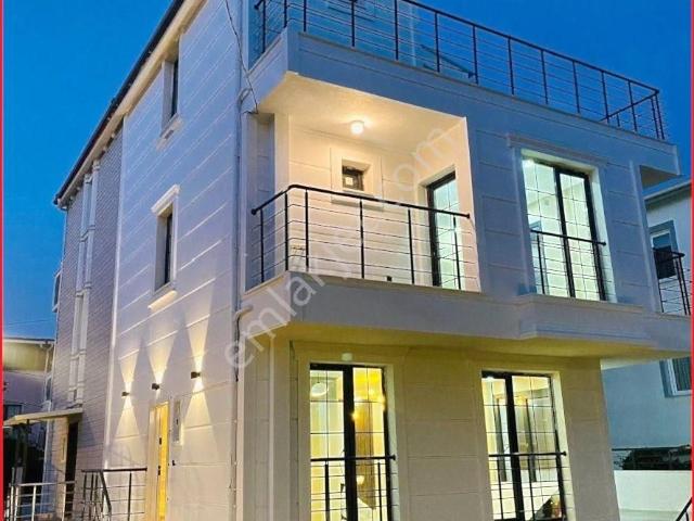 Marmaraereğlisi'nde Sıradan Değil, Prestijli Yaşam Alanı İsteyenler İçin Satılık Villa