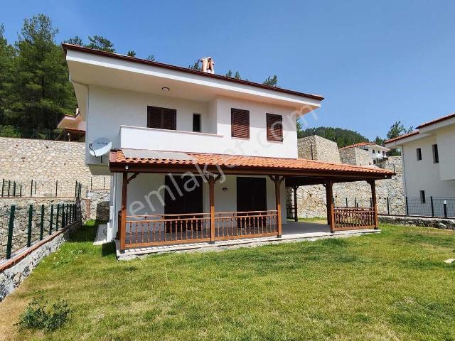Marmaris Çetibelinde Tam Müstakil Villa 4+1
