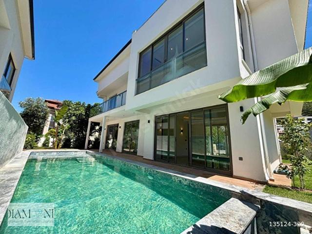 Marmaris İçmeler Modern Mimari 4+1 Müstakil Havuzlu Villa