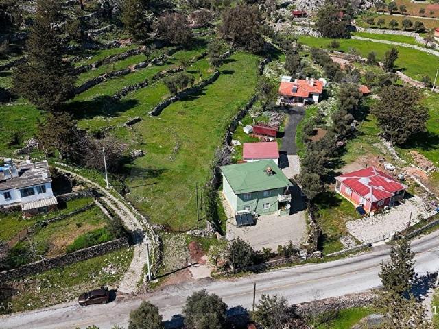 Marmaris Osmaniye'de Anayola Cephe Satılık Tarla