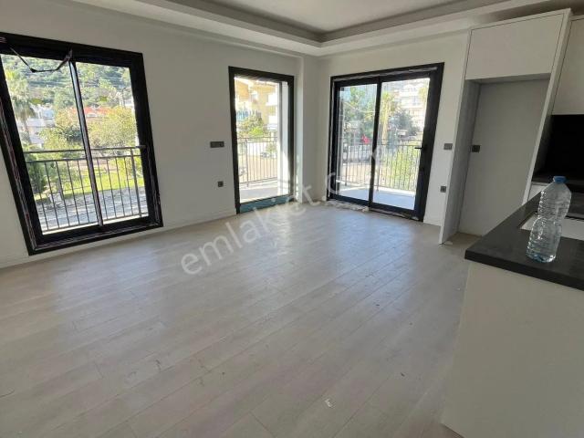 Marmaris Sıfır Projede Verandalı Zemin Kat Kiralık Daire