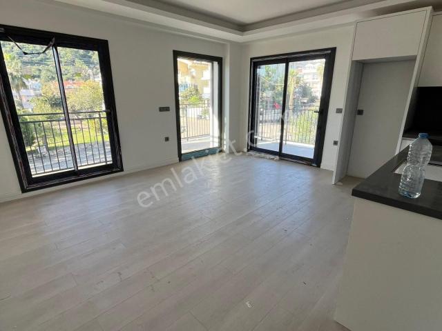 Marmaris Sıfır Projede Verandalı Zemin Kat Kiralık Daire
