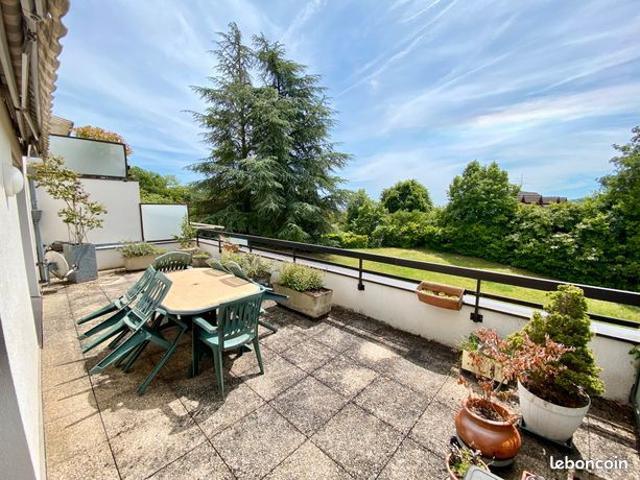 MARMUZOTS: T 4 avec grande terrasse