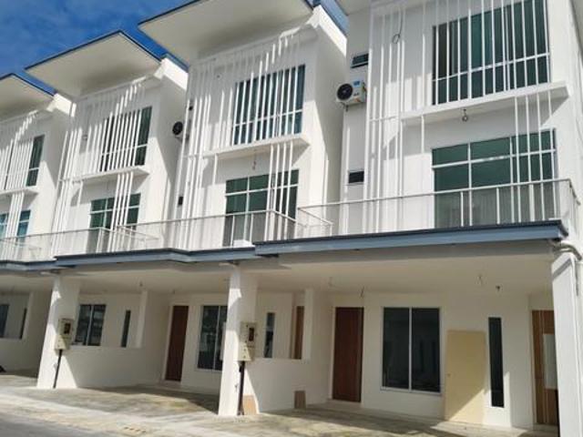MARQ SUITES TOWNHOUSE UPPER UNIT FOR RENT At BATU KAWA KUCHING