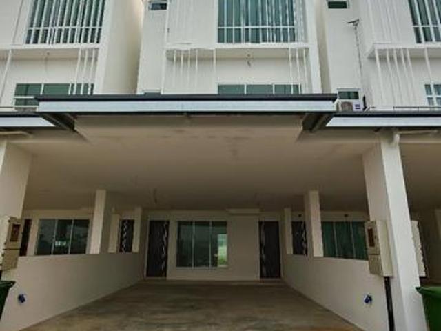 Marq Suites at Batu Kawa