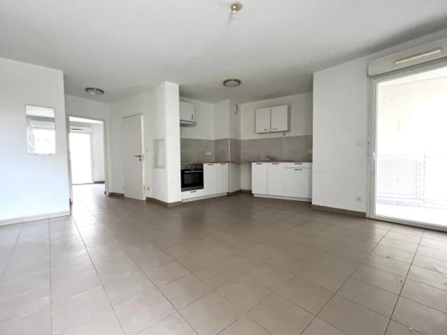 Marseille 3eme A vendre Appartement en étage, avec terrasse et Place de Parking