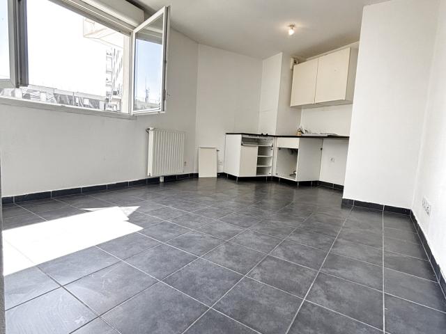 MARSEILLE 3ème LES DOCKS LIBRES | T1 + PARKING | DPE A | 70 000 €