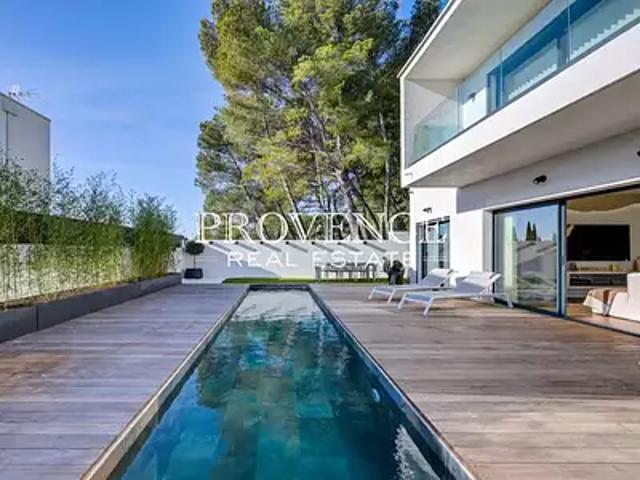 Marseille 11ème 13011 Location maison 5 pièces t5 piscine
