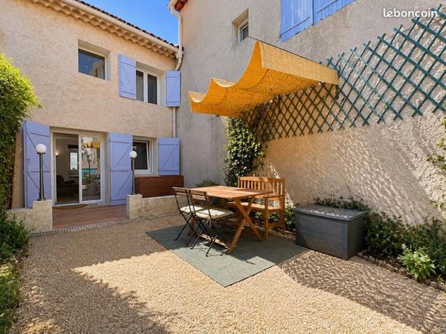 Marseille 12. Village de saint julien. Maison t3 avec jardin