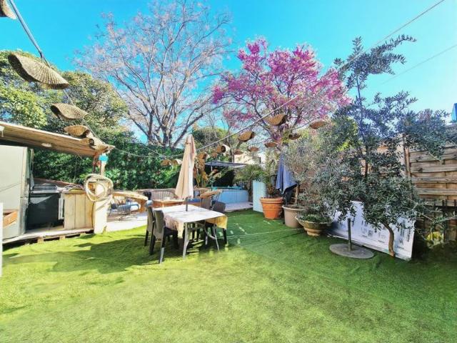 MARSEILLE 12EME, HAUT DE VILLA DE TYPE 3 AVEC JARDIN