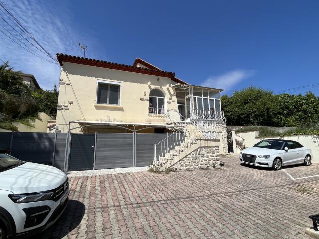 Marseille 15 Vente Immeuble 13