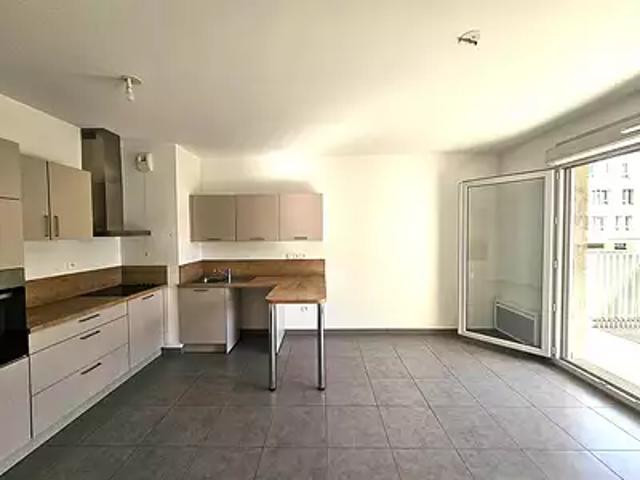 Marseille 1er 13001 Achat / Vente appartement 2 pièces t2 terrasse cave