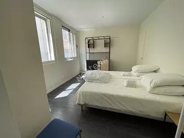 Marseille 1er 13001 Location appartement 1 pièce t1 au dernier étage