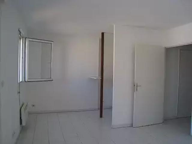 Marseille 5ème 13005 Location appartement 1 pièce t1 balcon