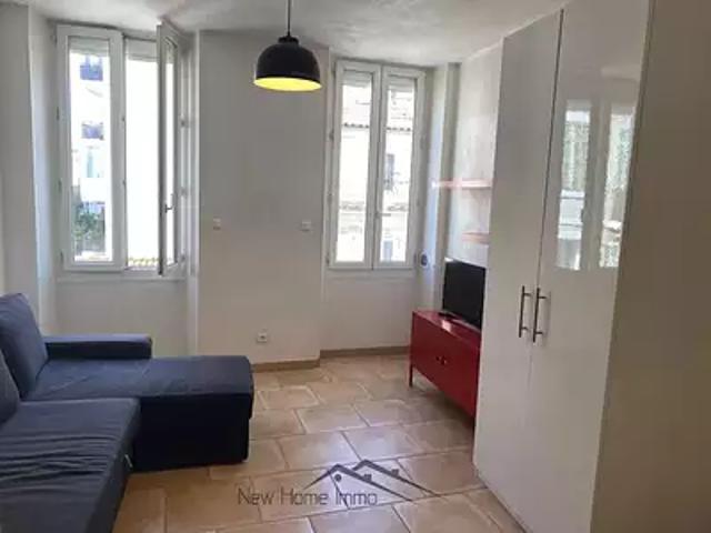 Marseille 6ème 13006 Location appartement 1 pièce t1 au dernier étage