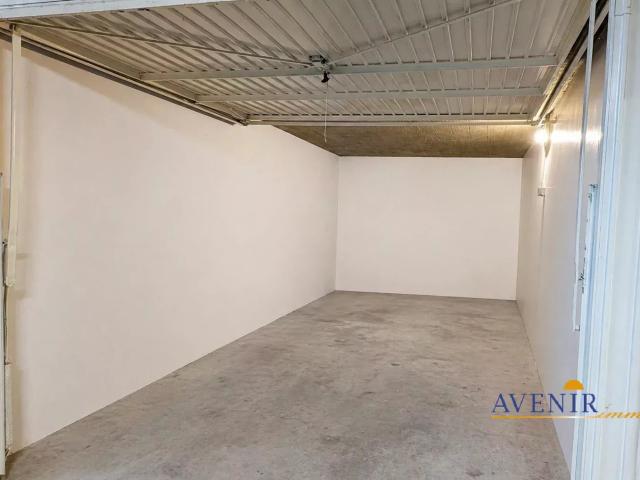 Marseille 8 Location Parking / Garage 13
